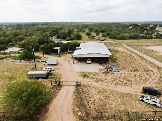 81 Stevens Rd Somerset, TX 78069